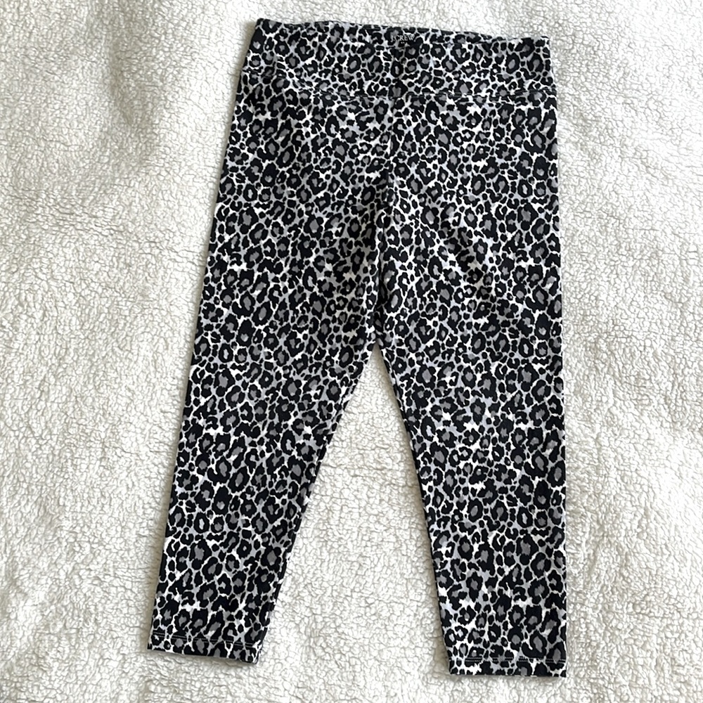 Cotton 3/4 length cheetah leggings